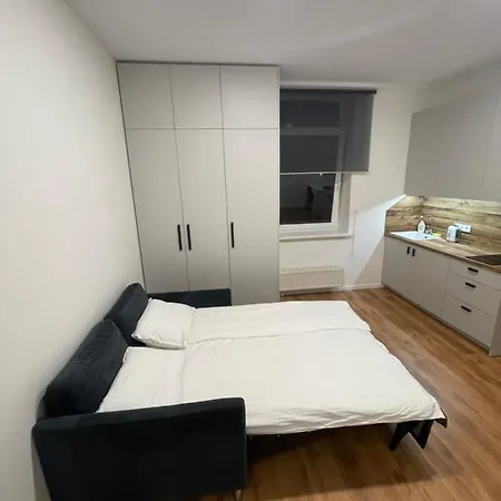 29 Airport Apartamento